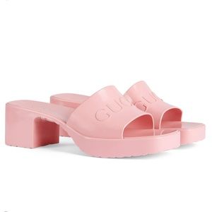 Gucci pink rubber slides